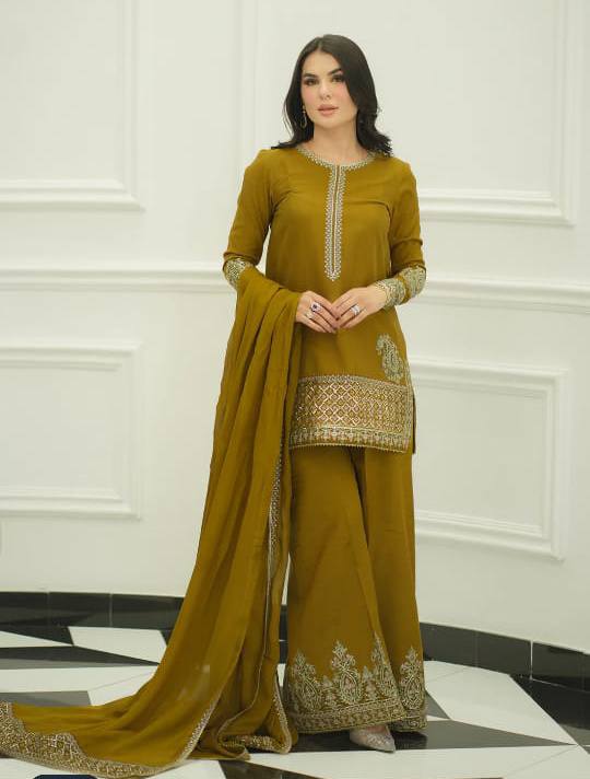 Premium lawn dress 3 piece paired with a printed dupatta by Miryaan store